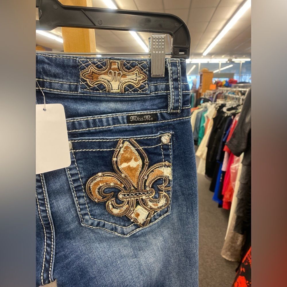 28 Miss Me jeans - Picture 2 of 4